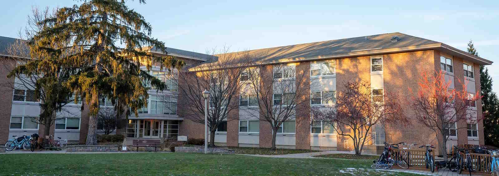 Nollen hall