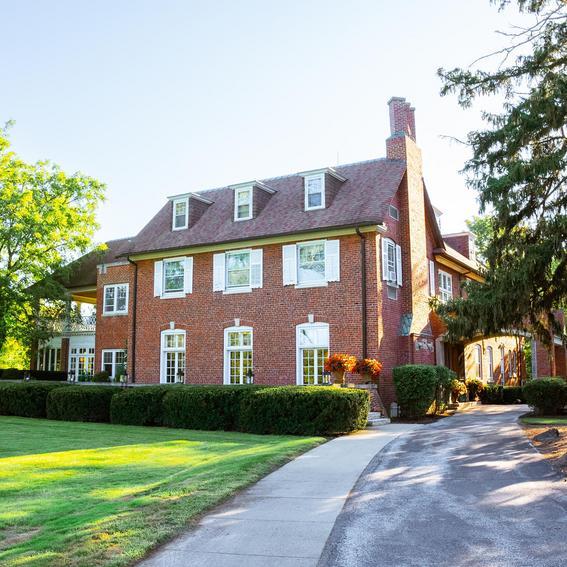 Glen Rowan house exterior view