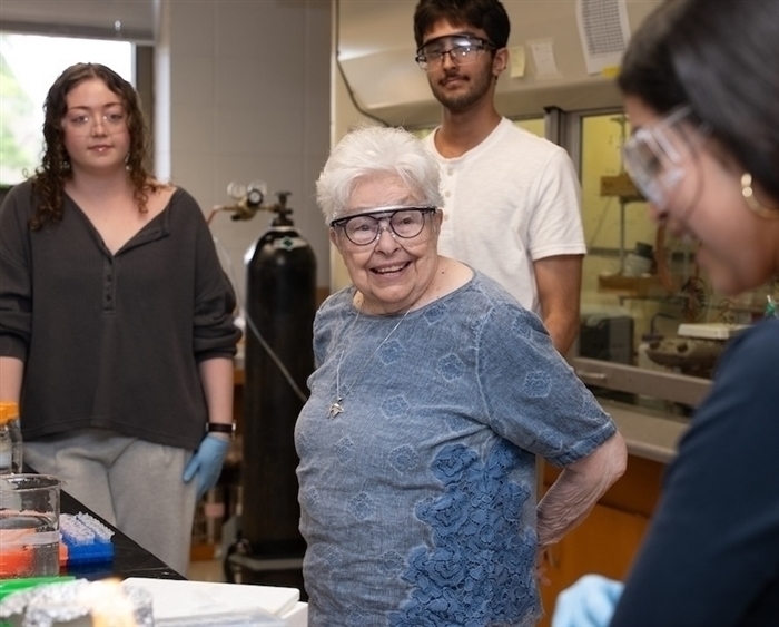 Yvonne Martin and students in lab