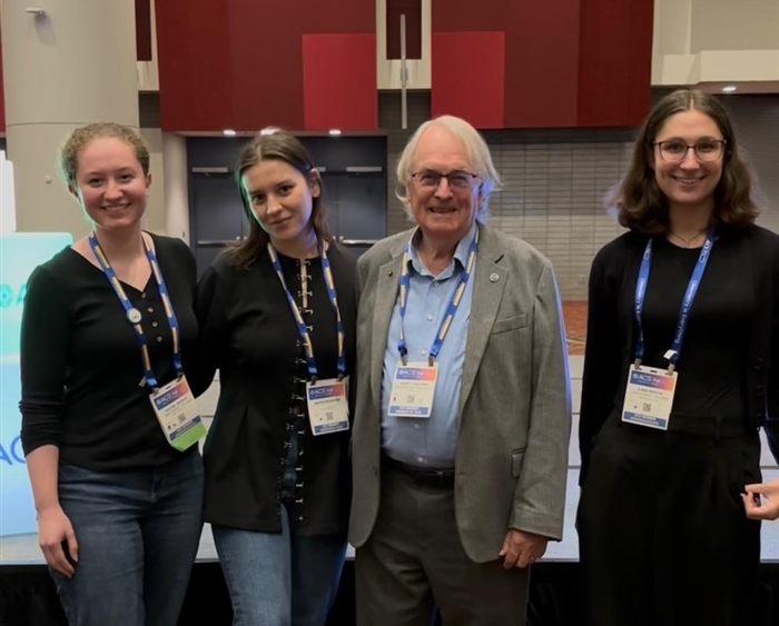 Chemistry students meet Nobel laureate, present research at ACS meeting