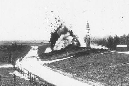 super flood of 1927 blasting levee